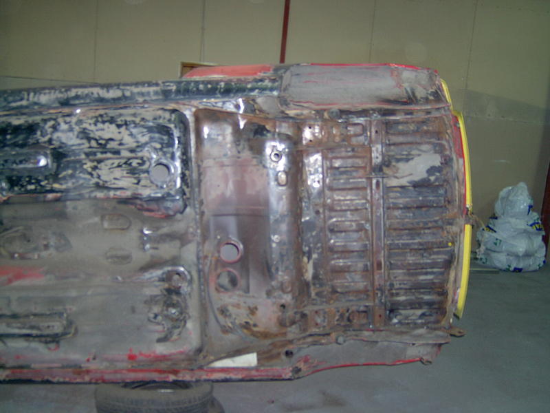 Dziur w pod&#322;odze by&#322;o chyba a&#380; 3. Najwi&#281;ksza mia&#322;a 1cm2