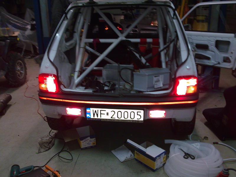 ... z ty&#322;u te&#380;