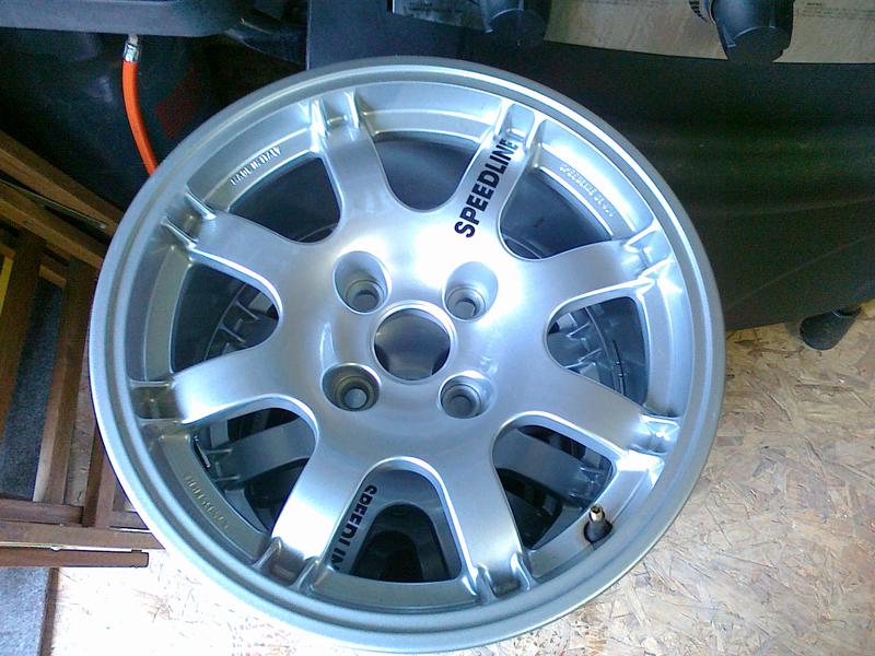 Brakuje jedynie dekielkow