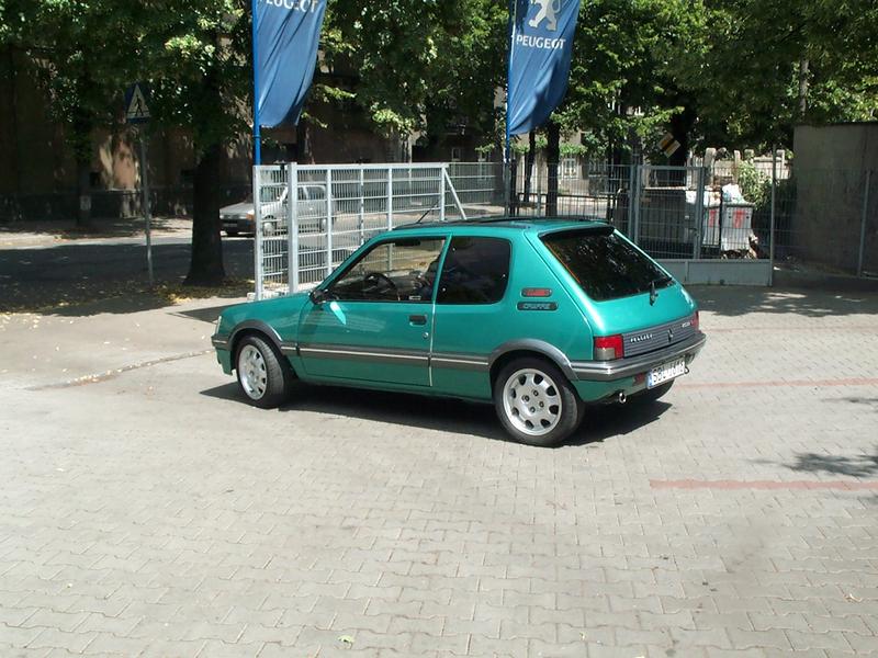 Zdjecia reklamowe poprzedniego wlasiciela :)-jakies 6-mc wczesniej.