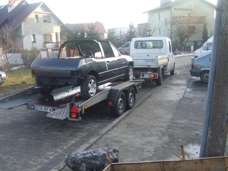 Rozebrany, wymyty i pojecha&#322;o do lakiernika.