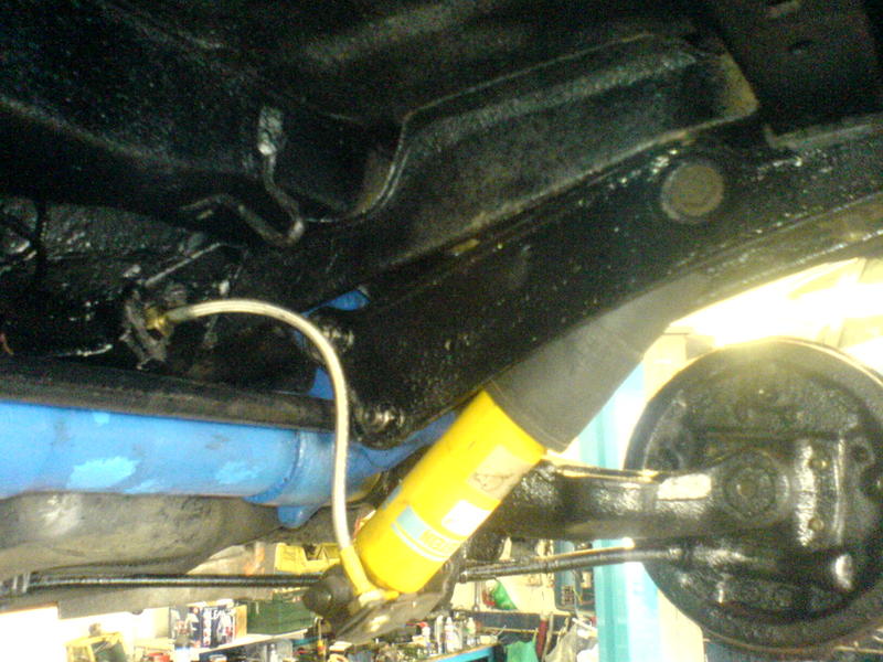 Przewody i zawias zamontowane, belka prawie poskladana, zabezpieczona przed korozja